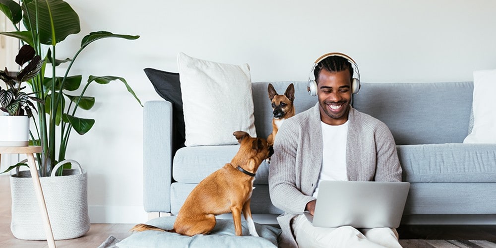 CIBC — Founding Sponsor of the Mercedes-Benz Oakville Bronte Harbour Classic 5K in Oakville, Ontario