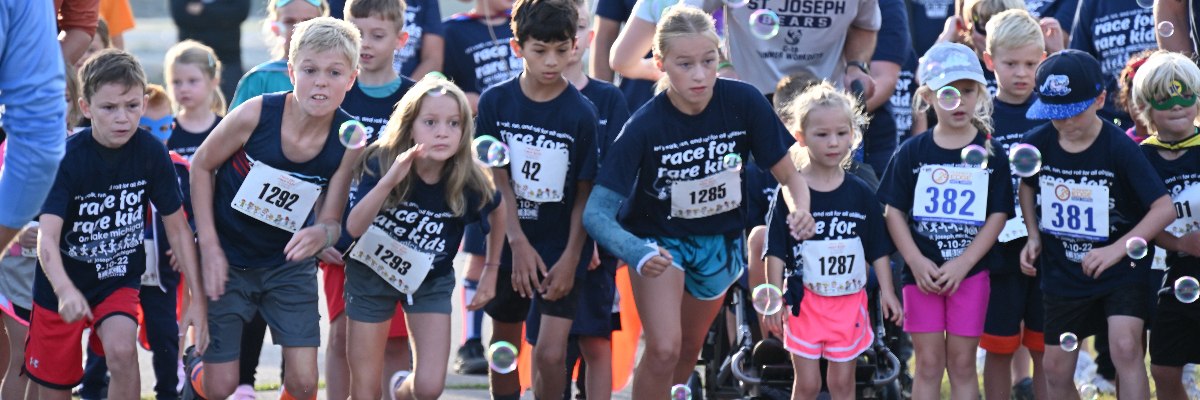 Kids Fun Run at the Bronte Harbour Classic — children racing at Bronte Harbour Park, Oakville